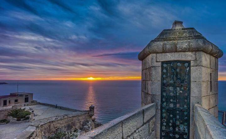 Charming Apartment In Alicante Near The Sea & City Center Exterior photo